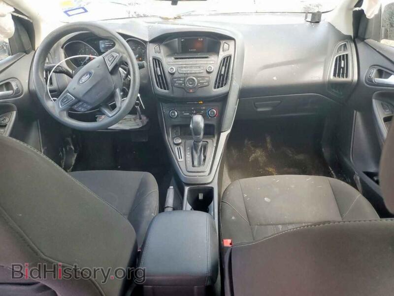 2017 Ford FOCUS (VIN 1FADP3F23HL332523) — photo 8 of 15