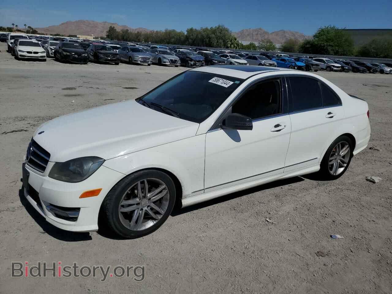Photo WDDGF4HB4DR253324 - MERCEDES-BENZ C-CLASS 2013