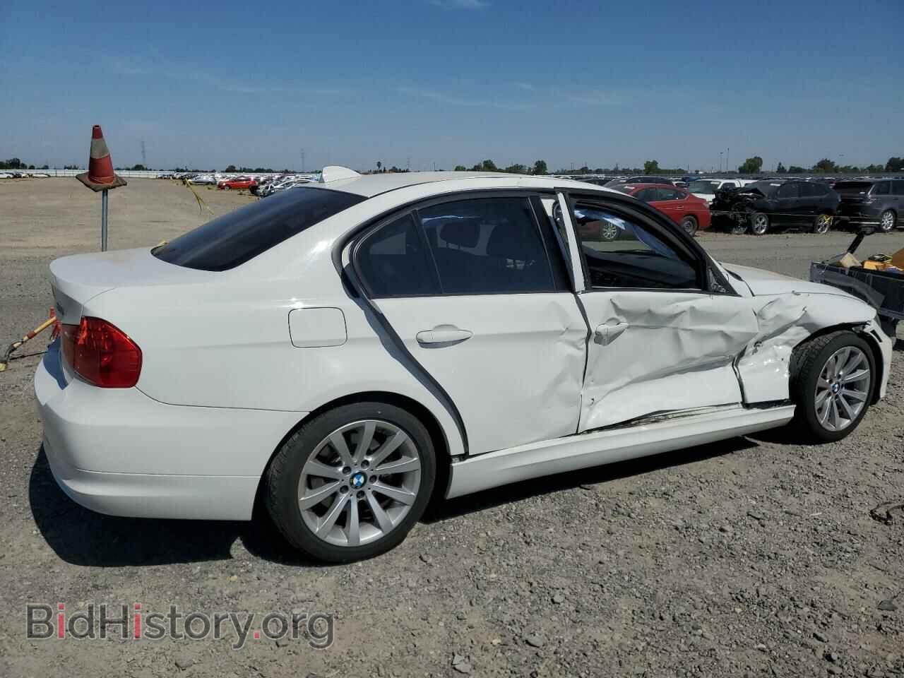 2011 BMW 3 SERIES - VIN: WBAPH5C53BA442275 - Фото 3