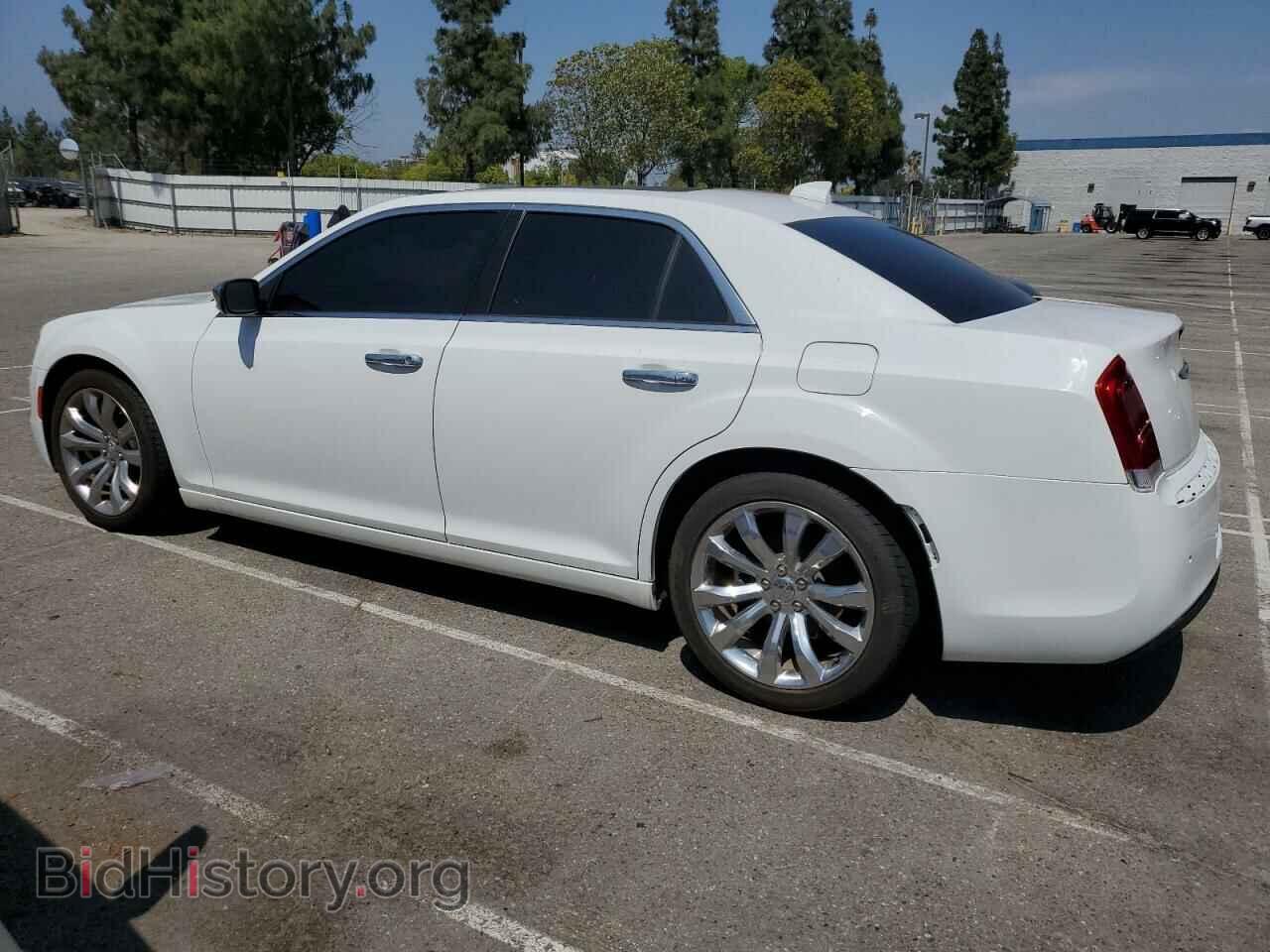 2018 CHRYSLER 300 - VIN: 2C3CCAEG3JH319829 - Фото 2