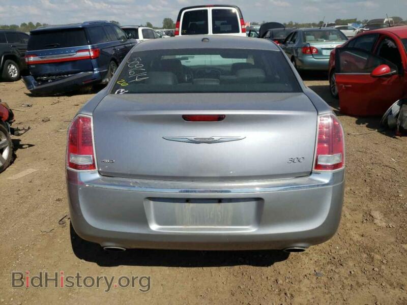 2014 Chrysler 300 (VIN 2C3CCARG1EH211791) — photo 6 of 12