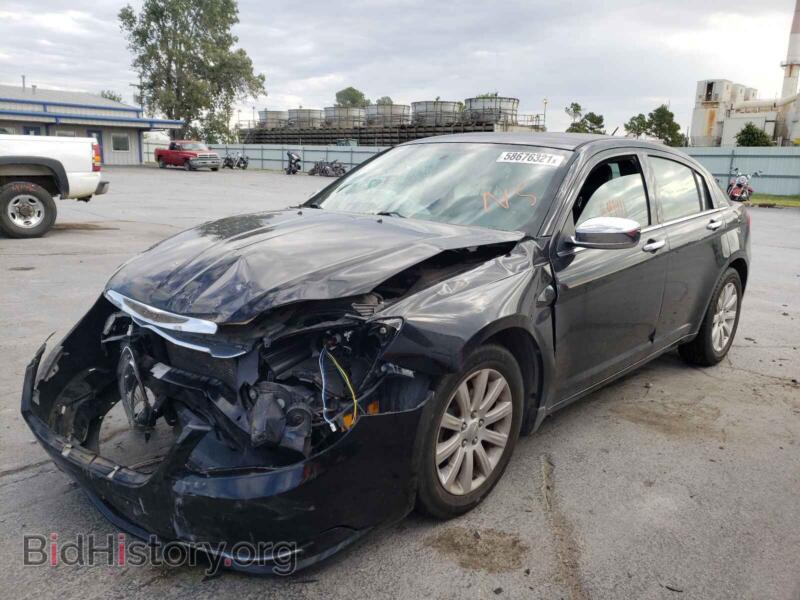 2013 Chrysler 200 (VIN 1C3CCBCG9DN556443) — photo 2 of 10