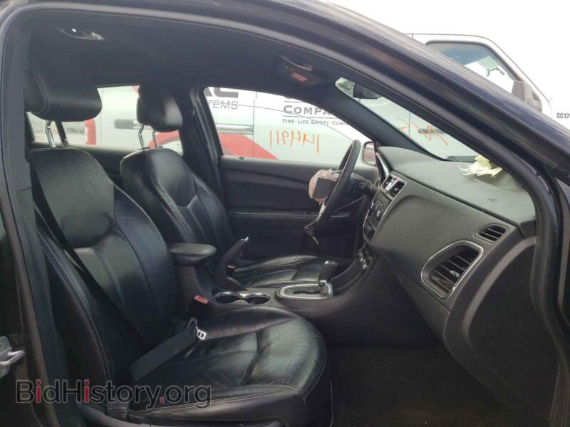 2013 Chrysler 200 (VIN 1C3CCBCG9DN556443) — photo 5 of 10