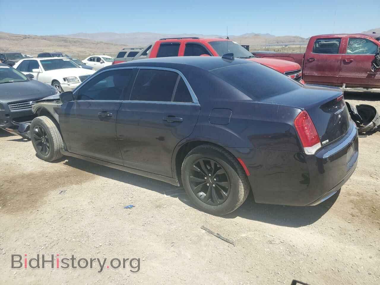 2016 CHRYSLER 300 - VIN: 2C3CCAAGXGH206863 - Фото 2
