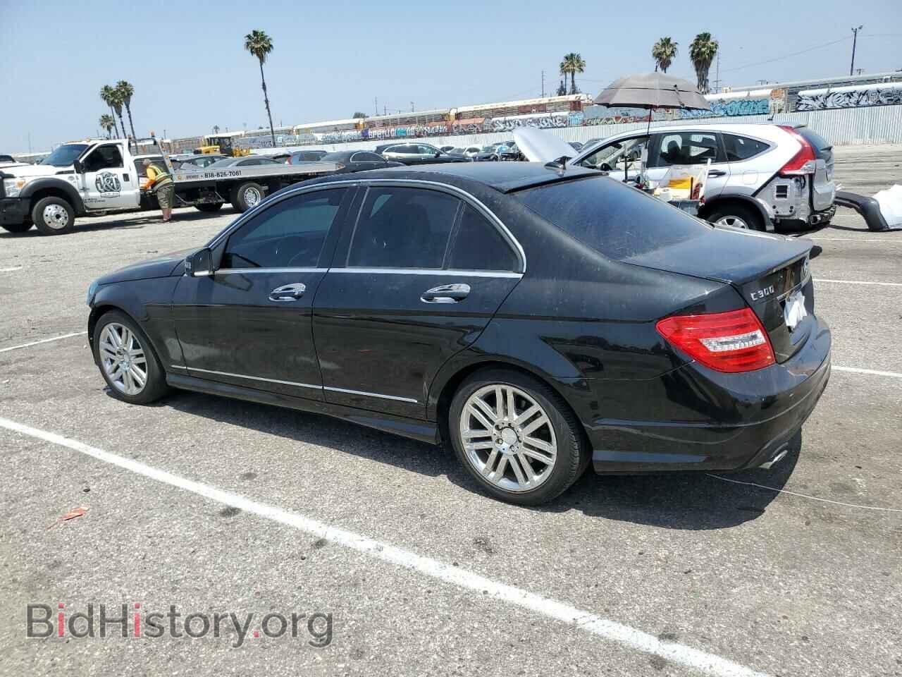 2014 MERCEDES-BENZ C-CLASS - VIN: WDDGF8AB9EA940865 - Фото 2
