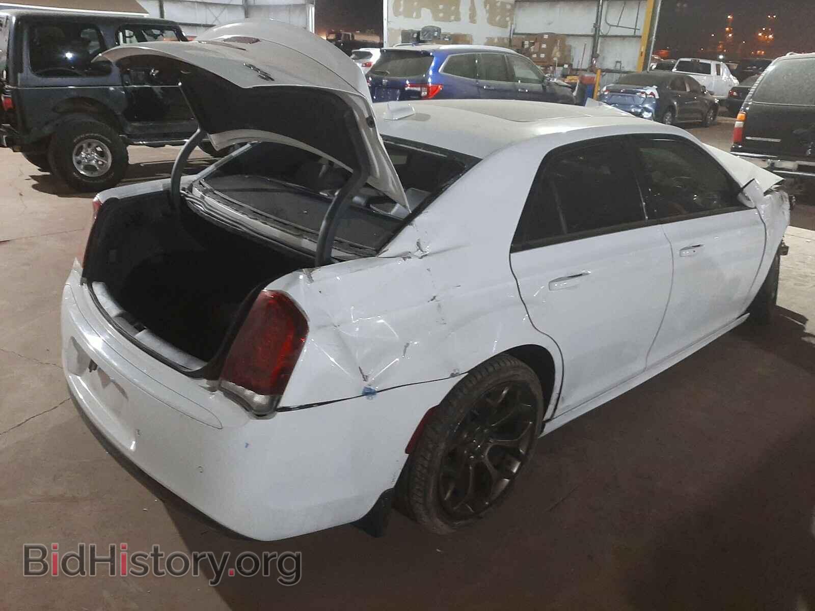 2017 CHRYSLER 300 - VIN: 2C3CCABT6HH512259 - Фото 4