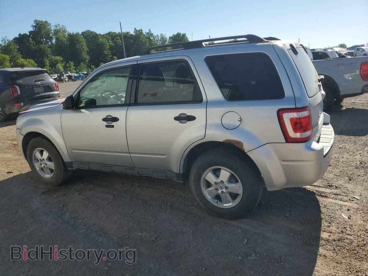 2011 FORD ESCAPE - VIN: 1FMCU9D73BKB72250 - Photo 2