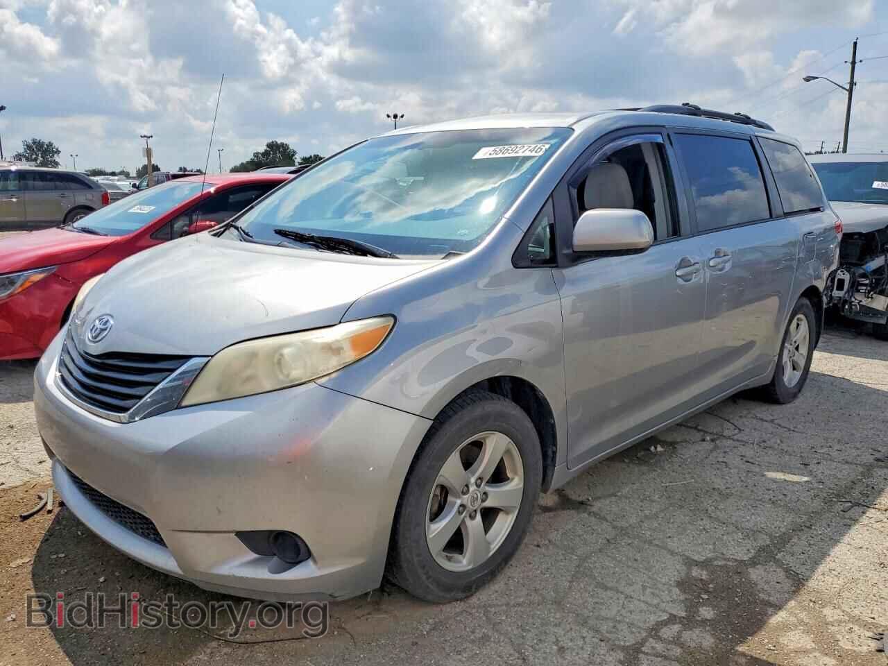 Фотография 5TDKK3DC3CS244767 - TOYOTA SIENNA 2012