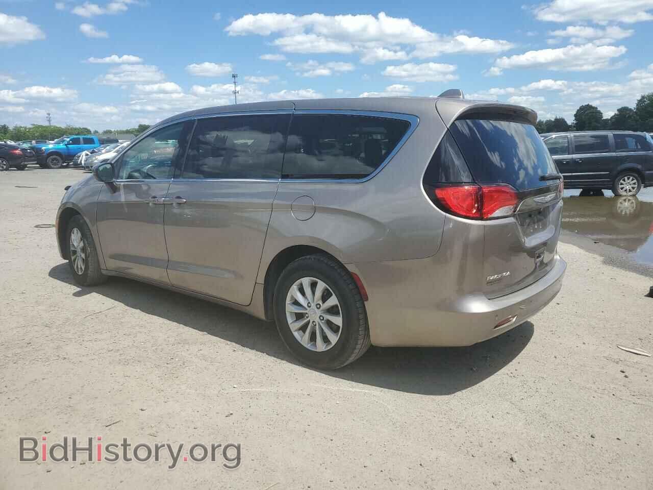 2017 CHRYSLER PACIFICA - VIN: 2C4RC1DG6HR588242 - Photo 2
