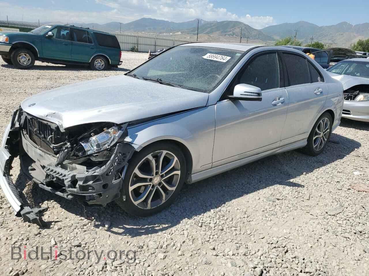 Photo WDDGF8BB0BR170440 - MERCEDES-BENZ C-CLASS 2011