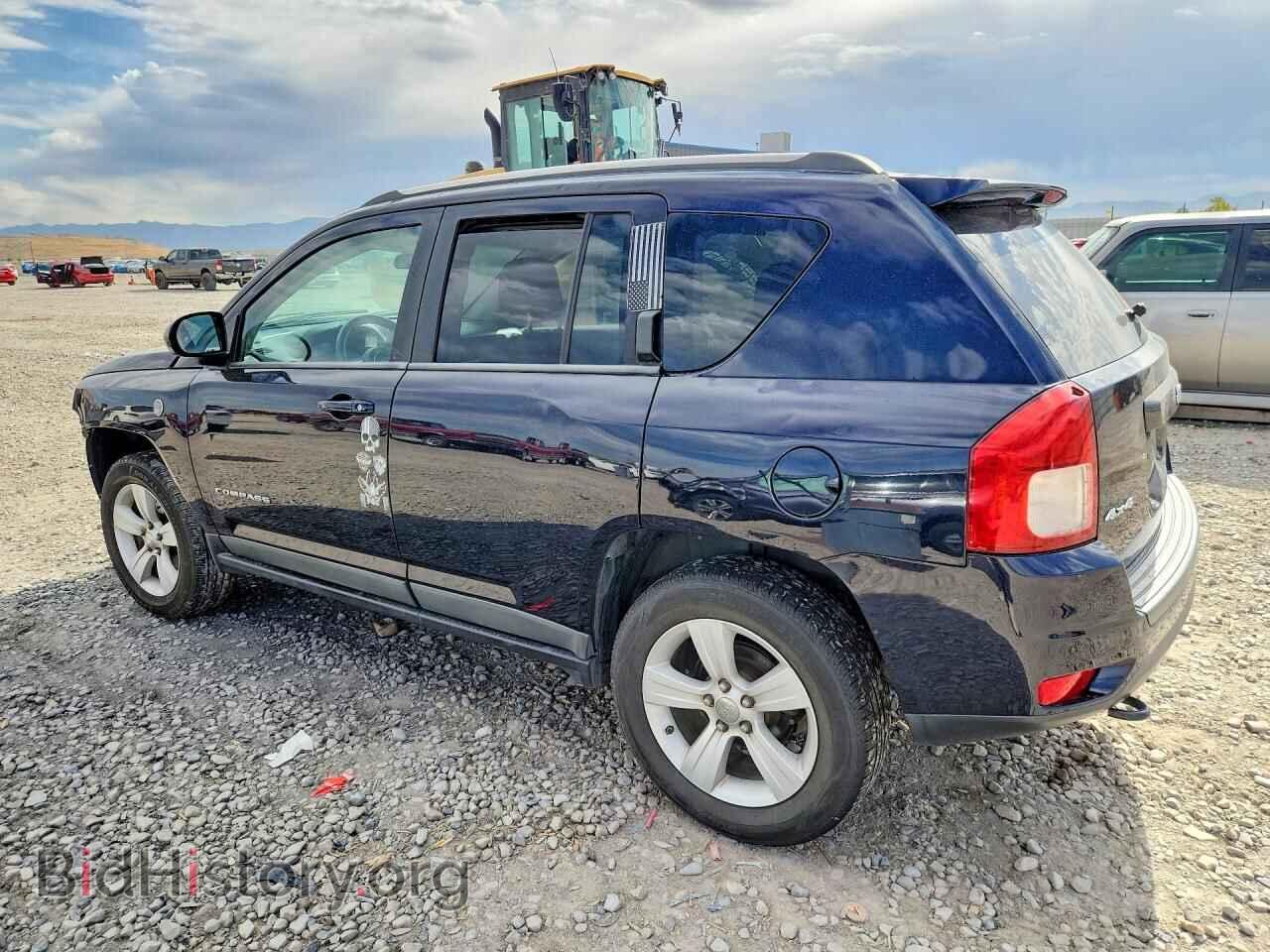 2011 JEEP COMPASS - VIN: 1J4NF1FB4BD169611 - Photo 2