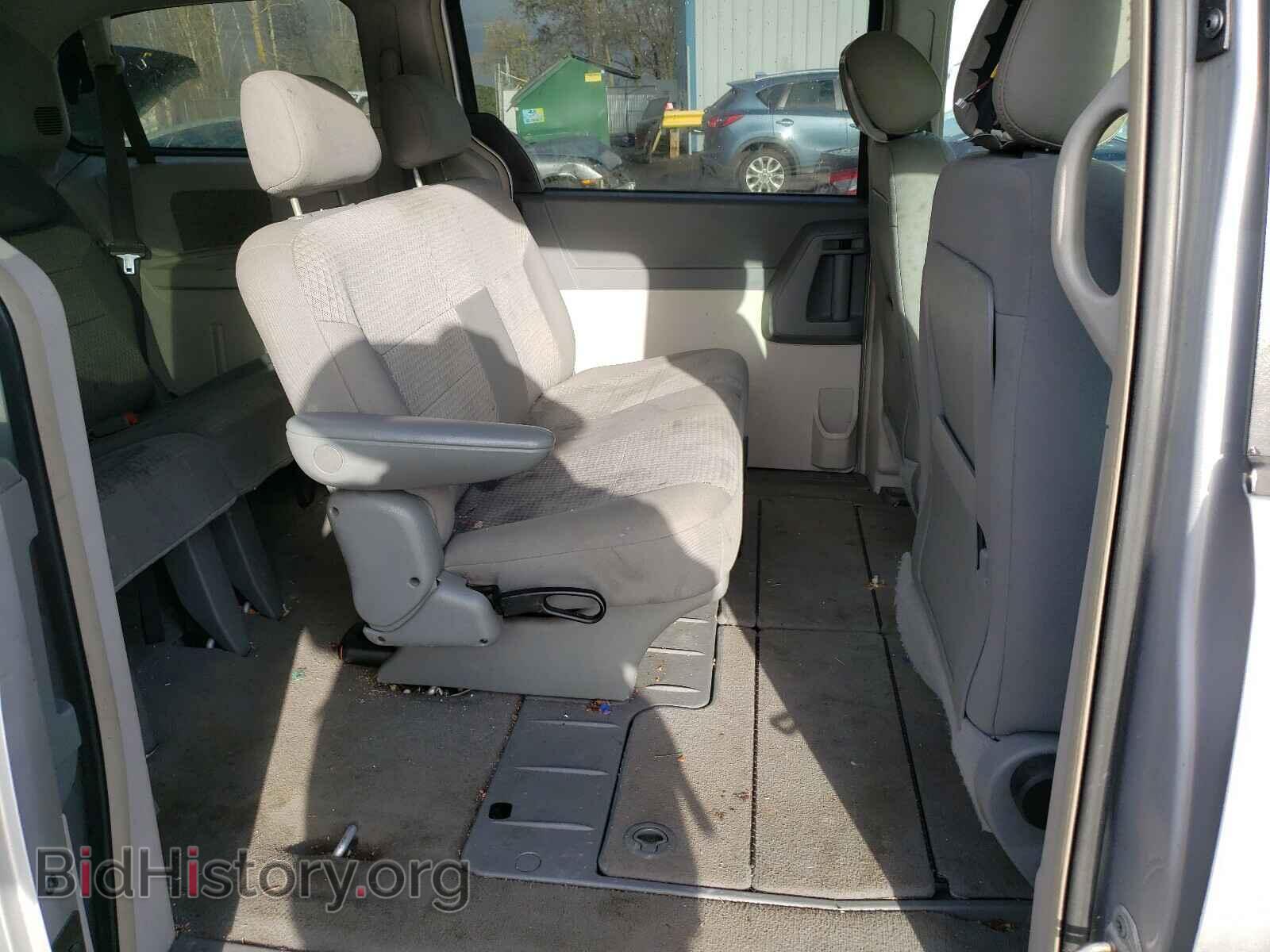 2008 CHRYSLER MINIVAN - VIN: 2A8HR44H98R721847 - Фото 6