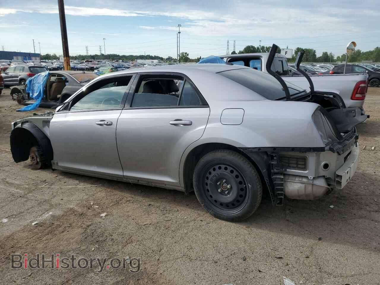 2017 CHRYSLER 300 - VIN: 2C3CCABG8HH567802 - Фото 2
