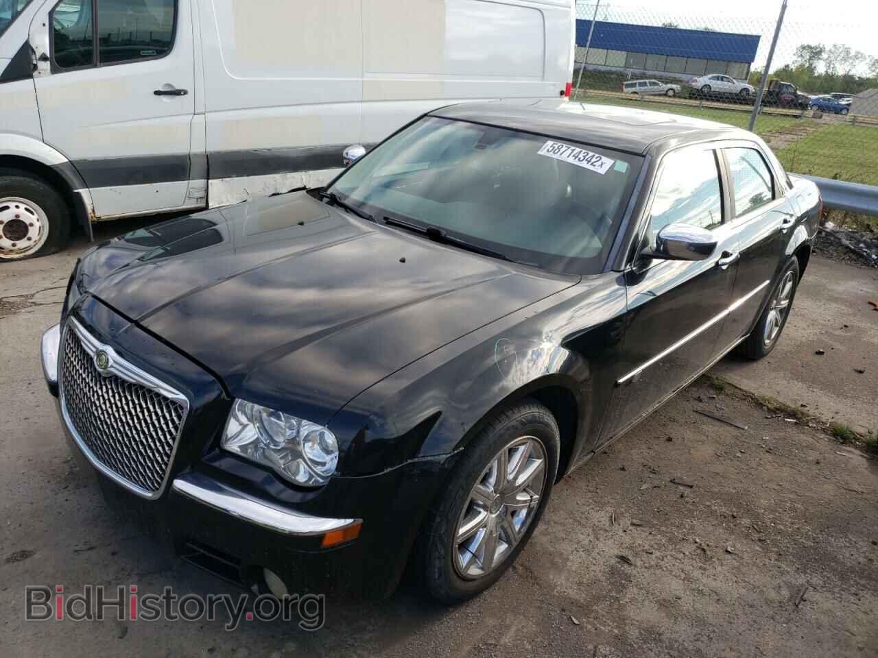 2009 CHRYSLER 300 - VIN: 2C3KA63T79H608660 - Фото 2