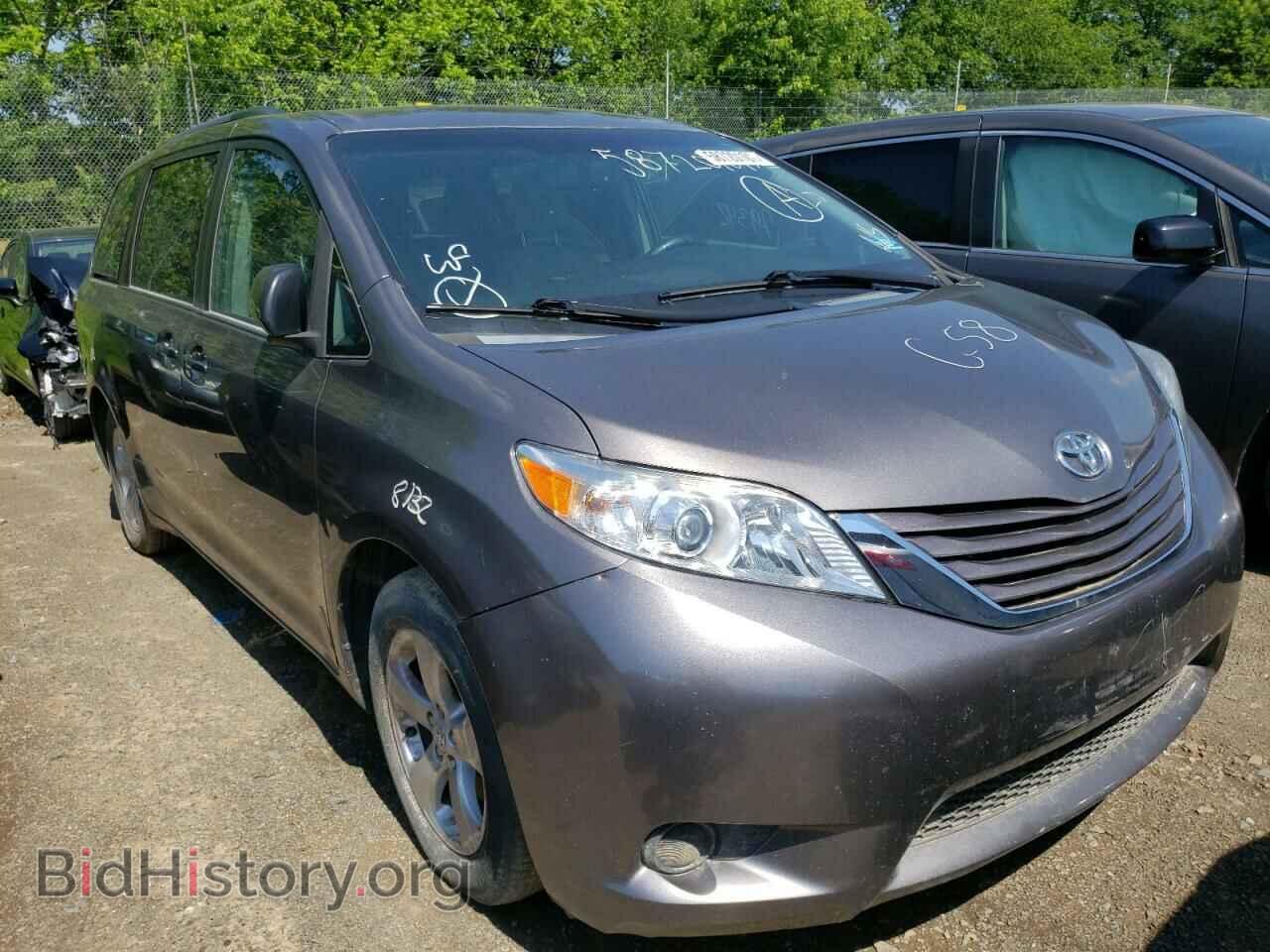 Photo 5TDKK3DC9FS647107 - TOYOTA SIENNA 2015