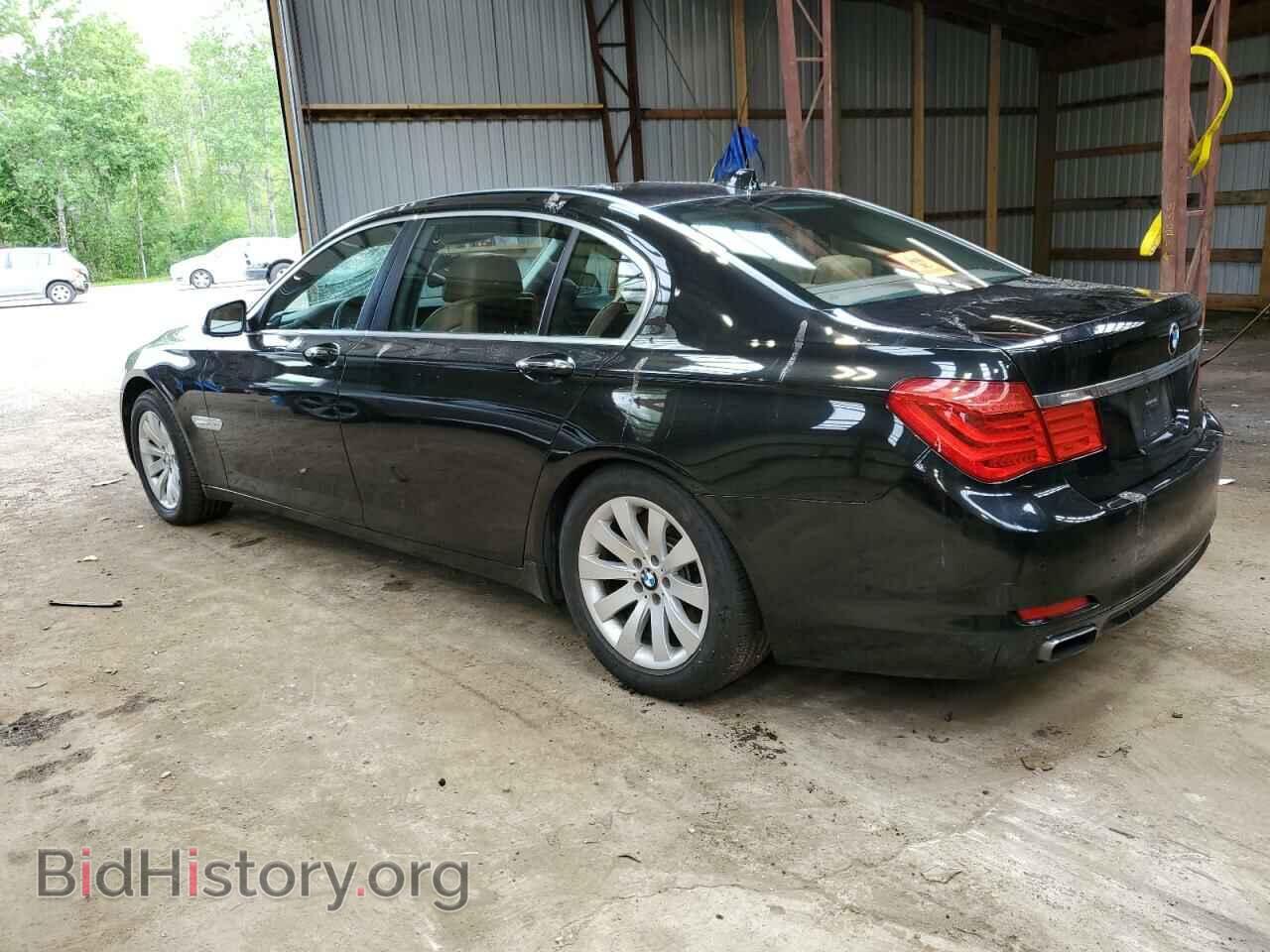 2011 BMW 7 SERIES - VIN: WBAKC8C50BC433595 - Фото 2