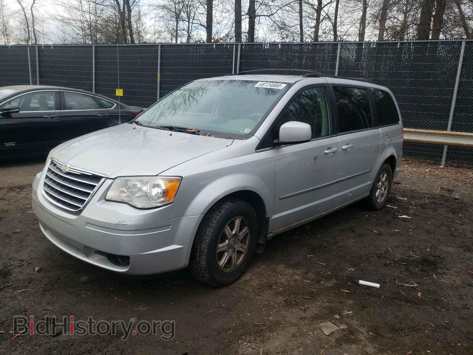 2009 CHRYSLER TOWN & C - VIN: 2A8HR54139R525929 - Фото 2