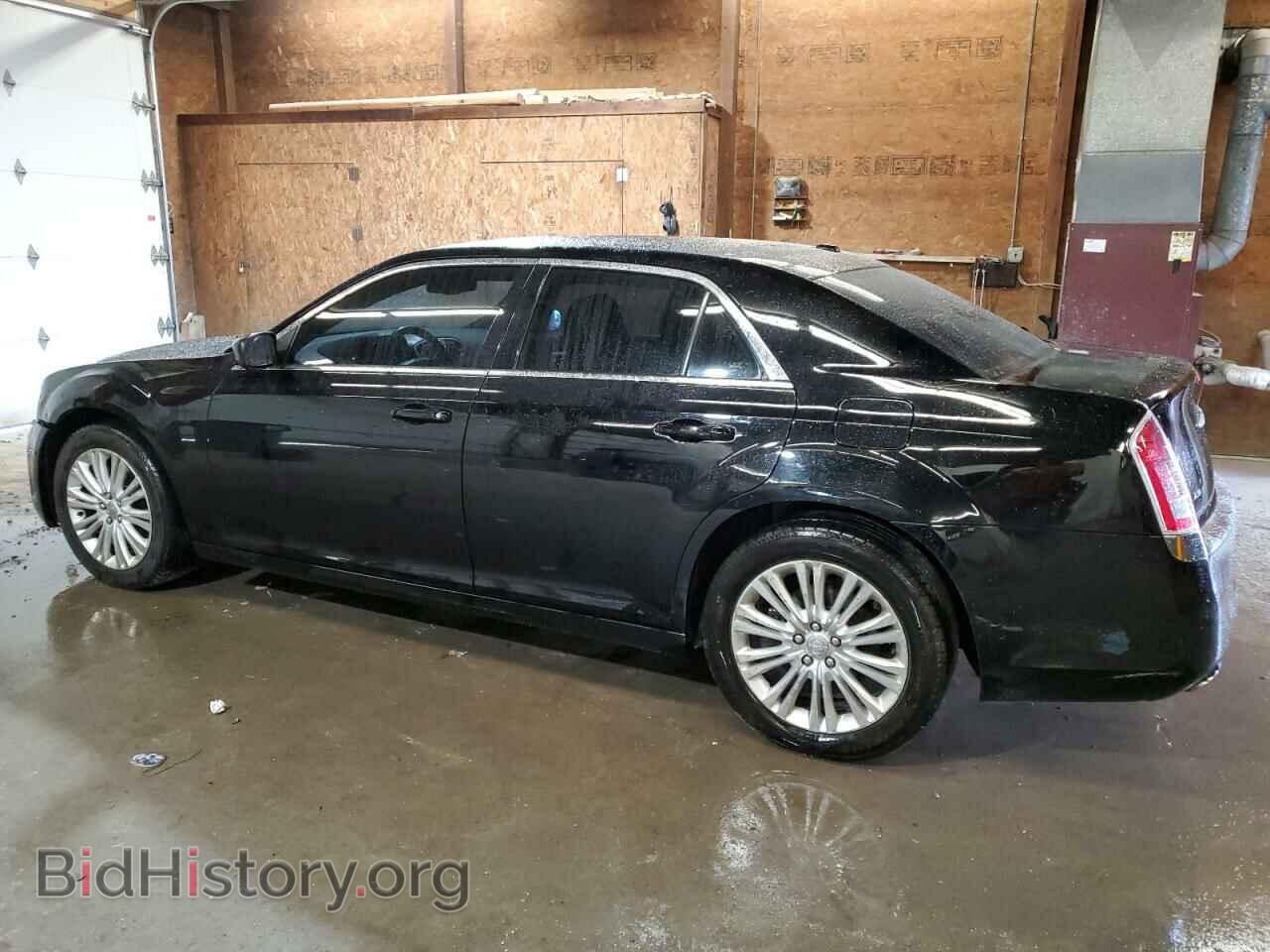 2013 CHRYSLER 300 - VIN: 2C3CCARG2DH520443 - Фото 2