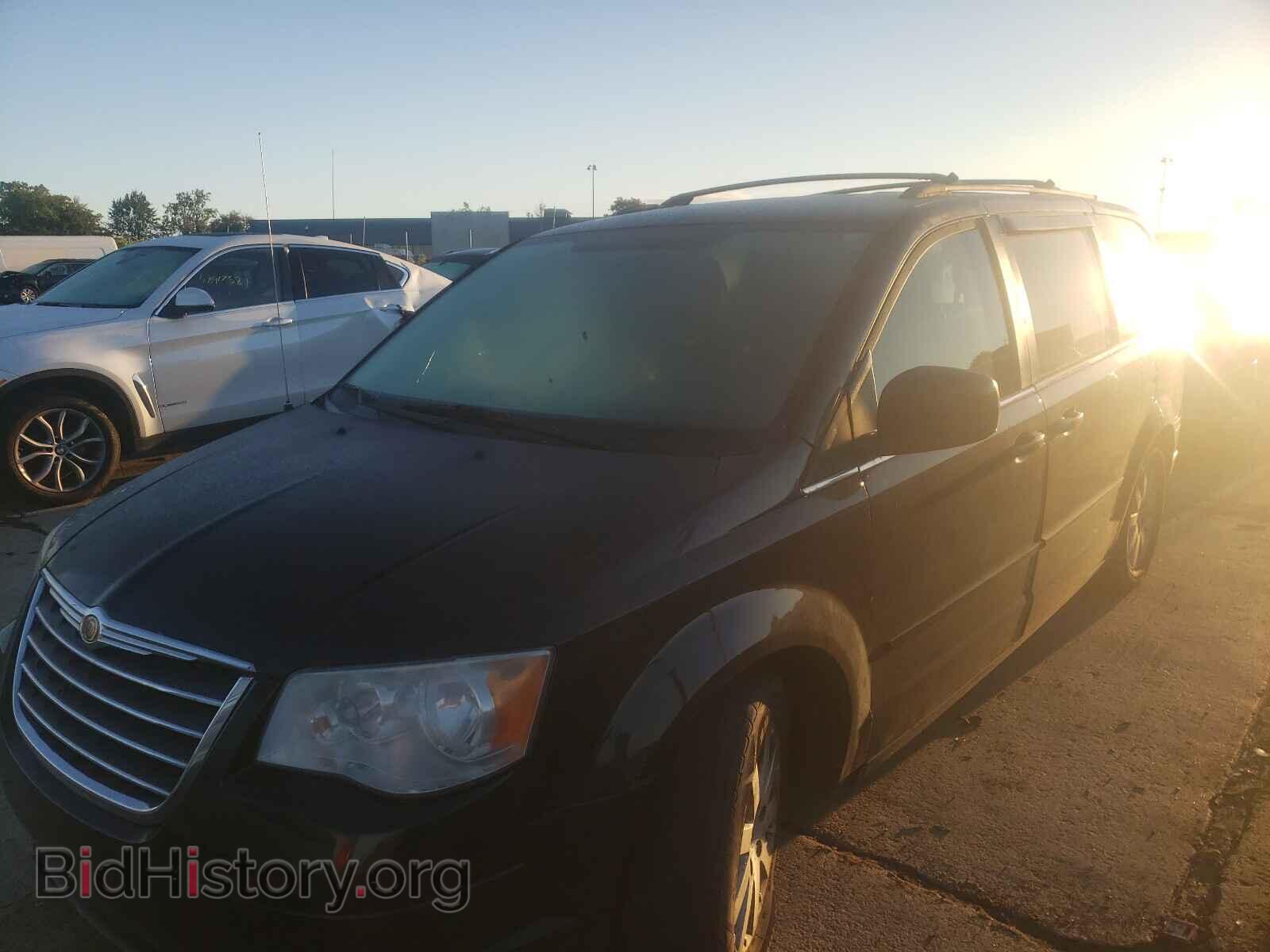2008 CHRYSLER MINIVAN - VIN: 2A8HR54P58R687970 - Фото 2
