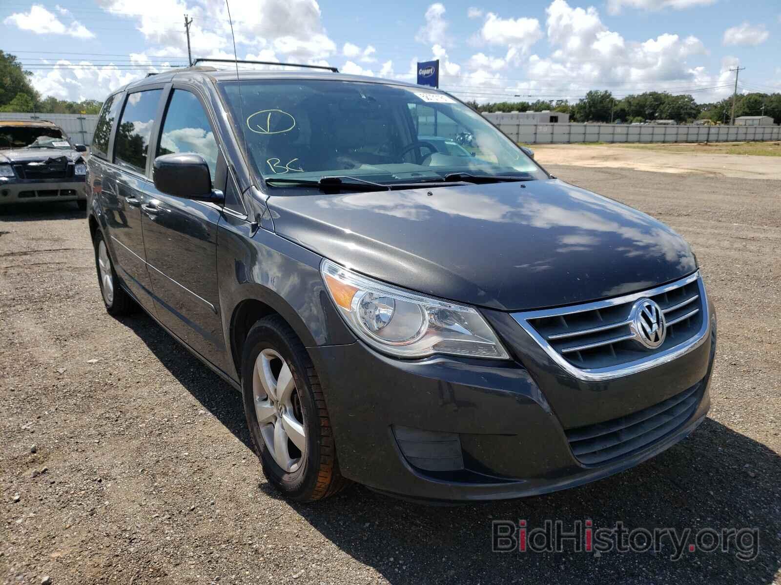 Photo 2V4RW3DG6BR804705 - VOLKSWAGEN ROUTAN 2011