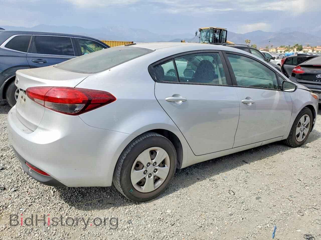 2017 KIA FORTE - VIN: 3KPFK4A72HE142876 - Фото 3