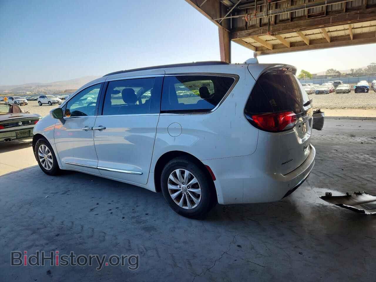 2017 CHRYSLER PACIFICA - VIN: 2C4RC1BG1HR535399 - Photo 2