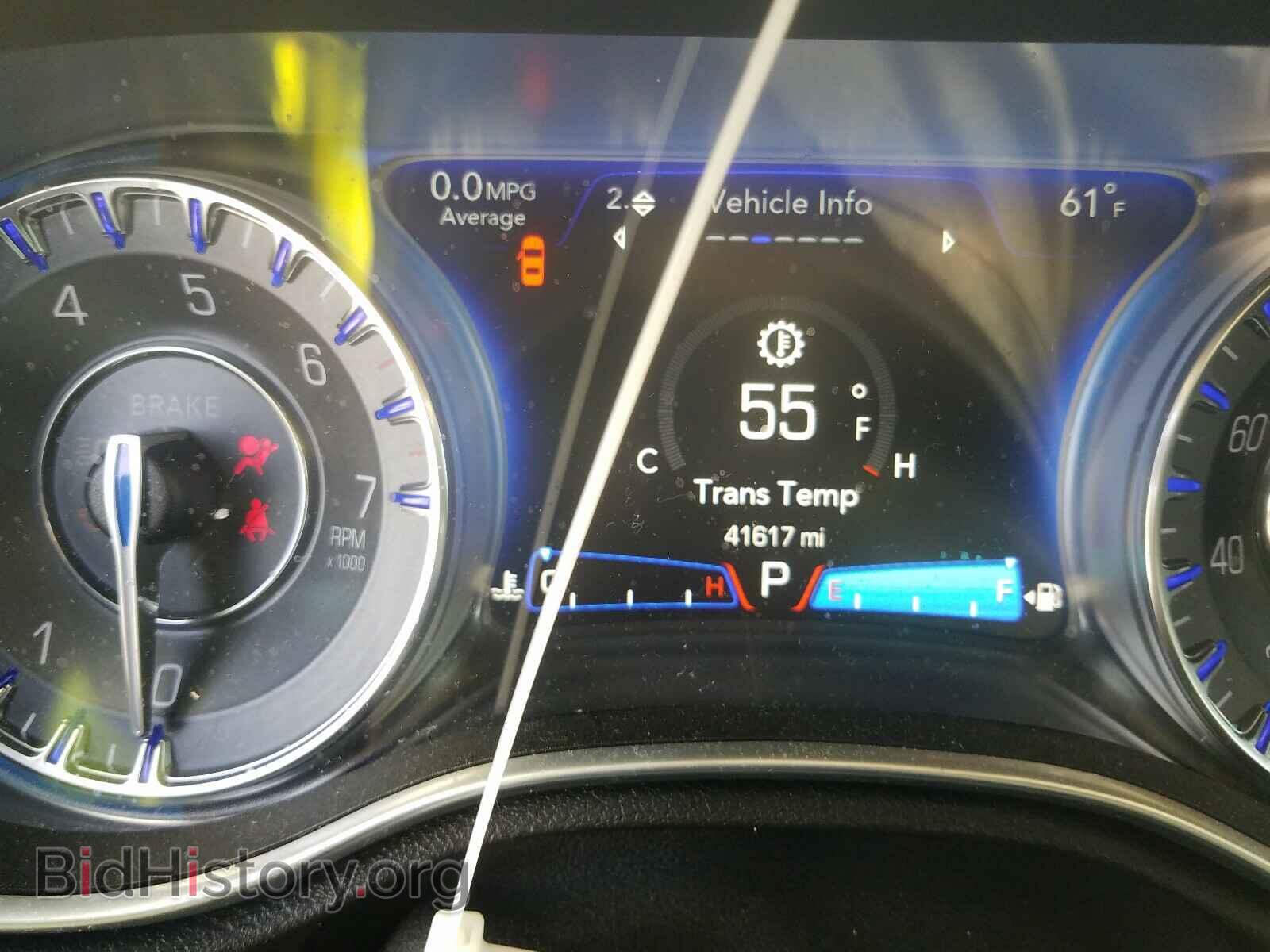 2016 CHRYSLER 300 - VIN: 2C3CCAAGXGH164257 - Фото 8