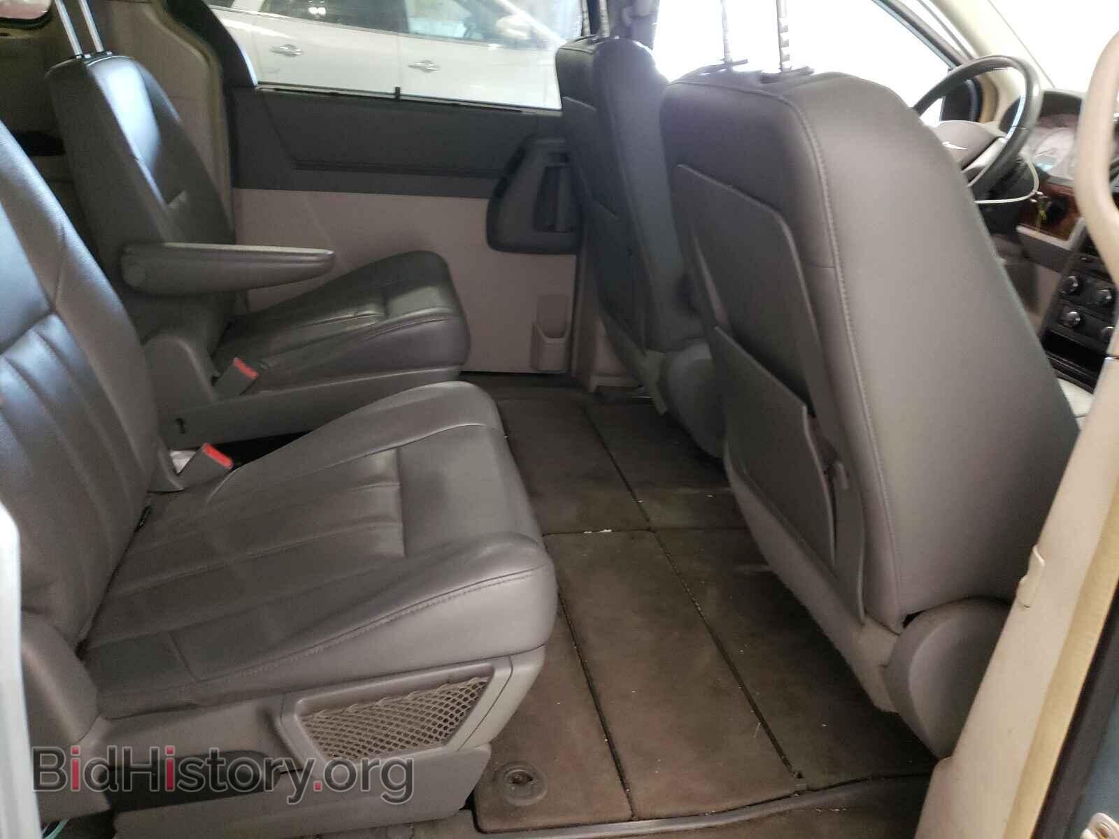 2008 CHRYSLER MINIVAN - VIN: 2A8HR54P58R619278 - Фото 6