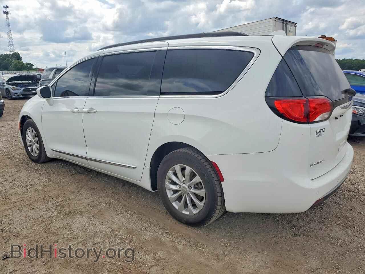 2017 CHRYSLER PACIFICA - VIN: 2C4RC1BG5HR739302 - Photo 2