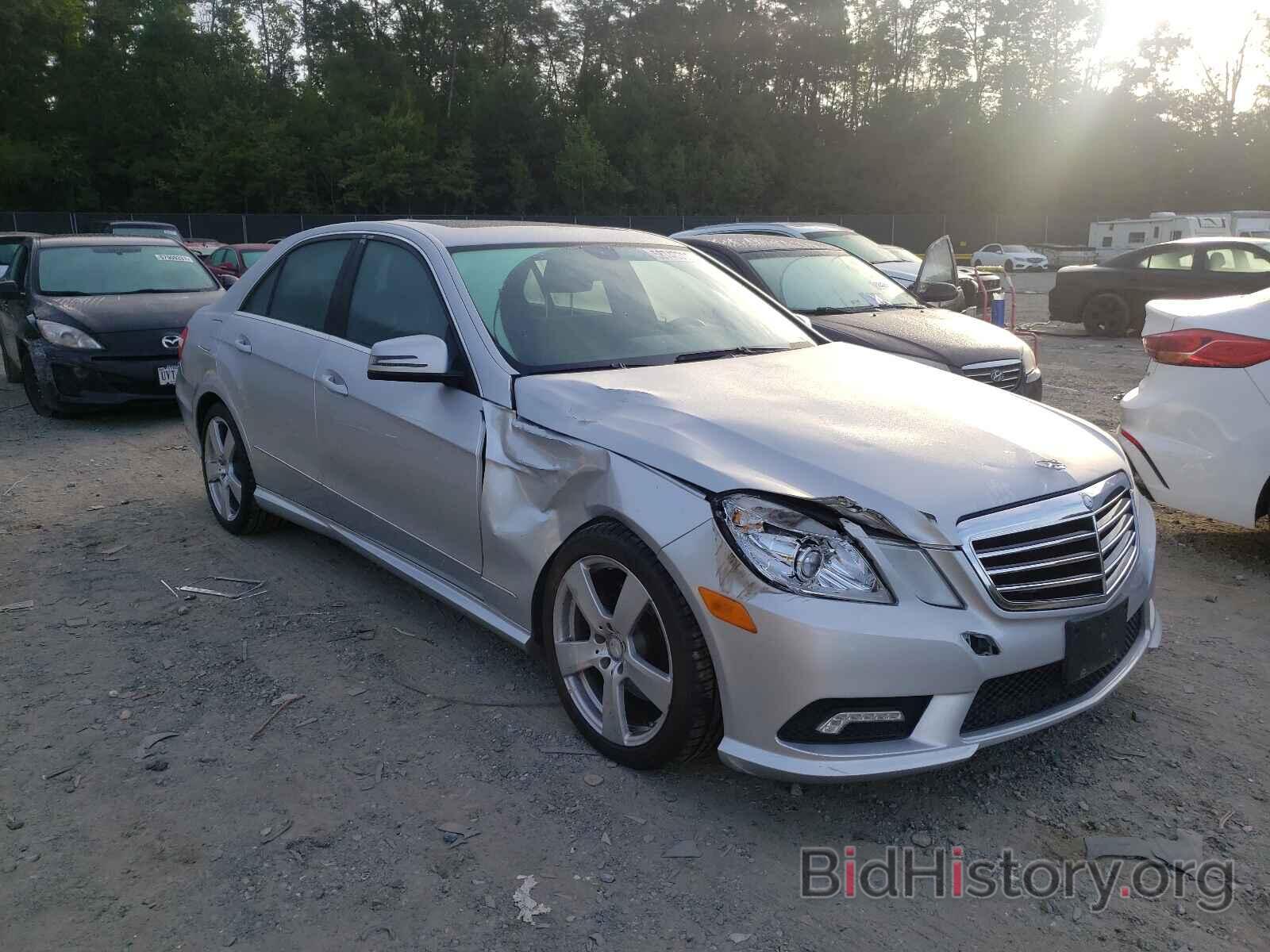 Photo WDDHF8HB4BA420787 - MERCEDES-BENZ E-CLASS 2011