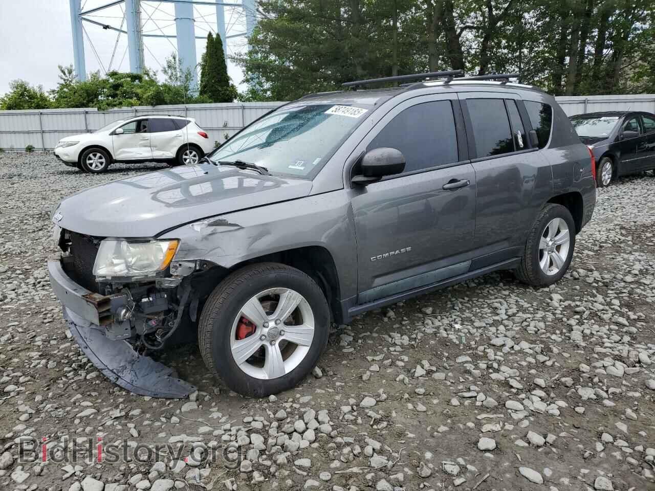 Photo 1J4NF1FB0BD282956 - JEEP COMPASS 2011