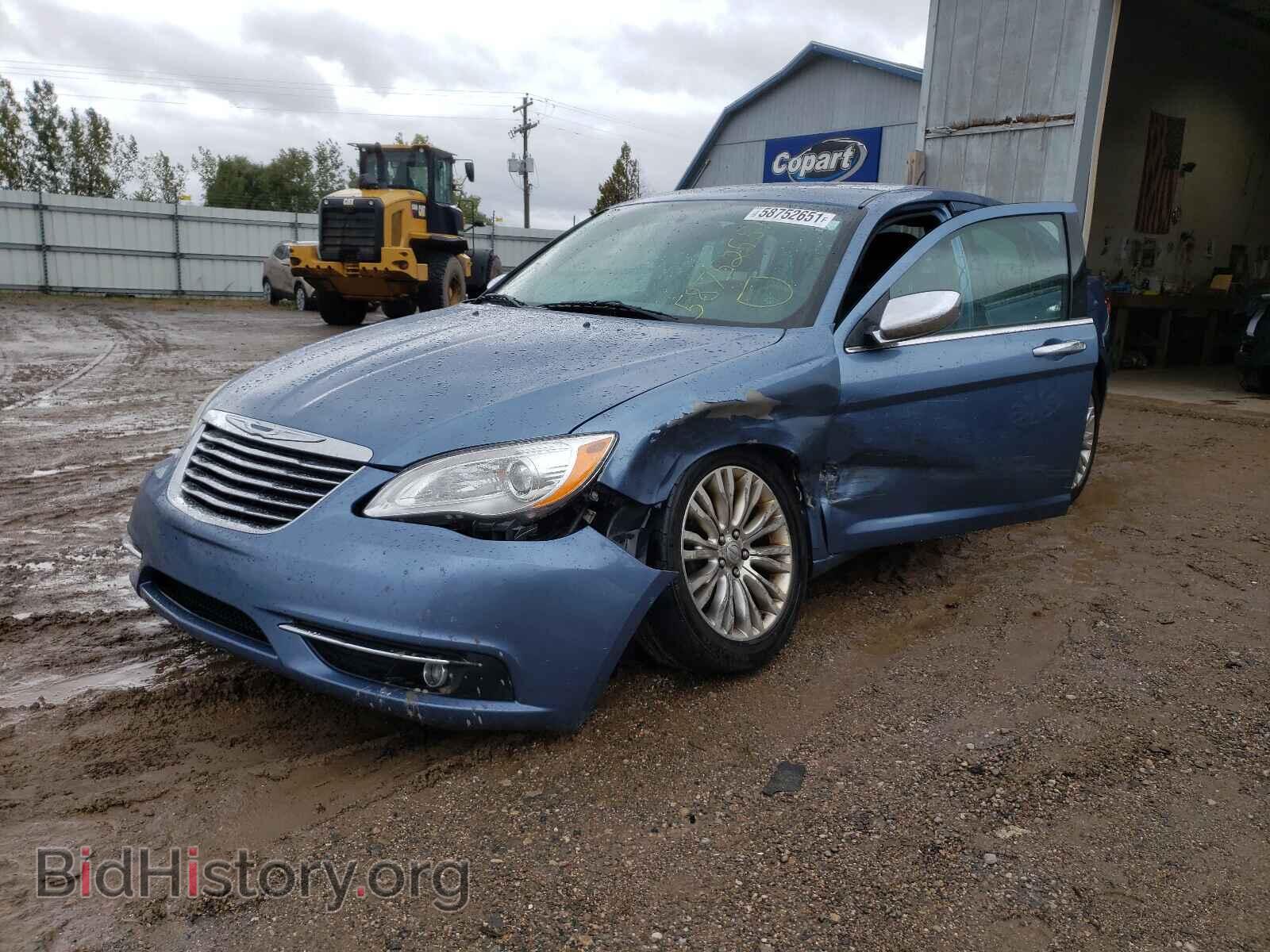 2011 CHRYSLER 200 - VIN: 1C3BC2FG0BN570882 - Фото 2