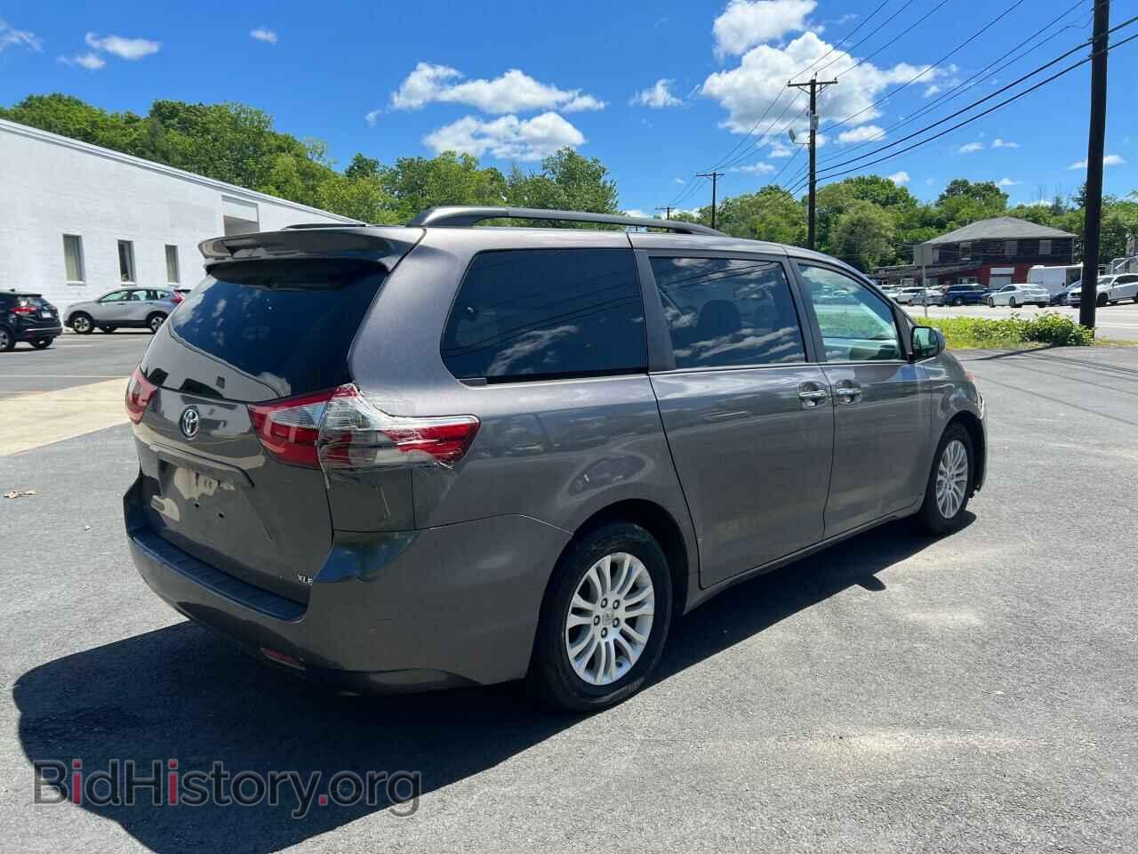 2017 TOYOTA All Models - VIN: 5TDYZ3DC6HS830697 - Фото 4