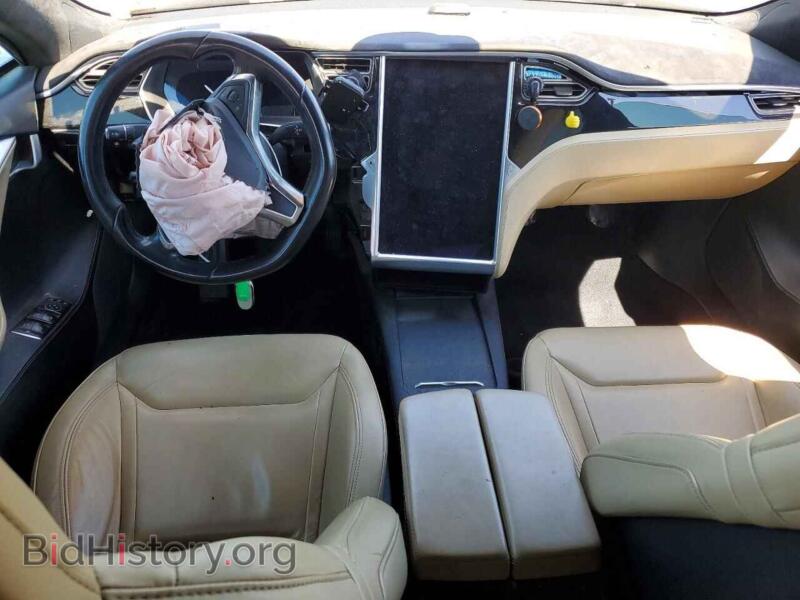 2016 Tesla MODEL S (VIN 5YJSA1E2XGF138968) — фото 8 из 14