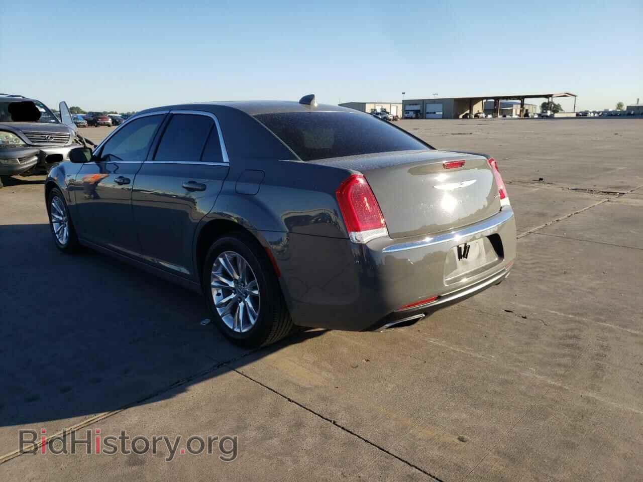 2019 CHRYSLER 300 - VIN: 2C3CCAAG0KH700948 - Фото 3