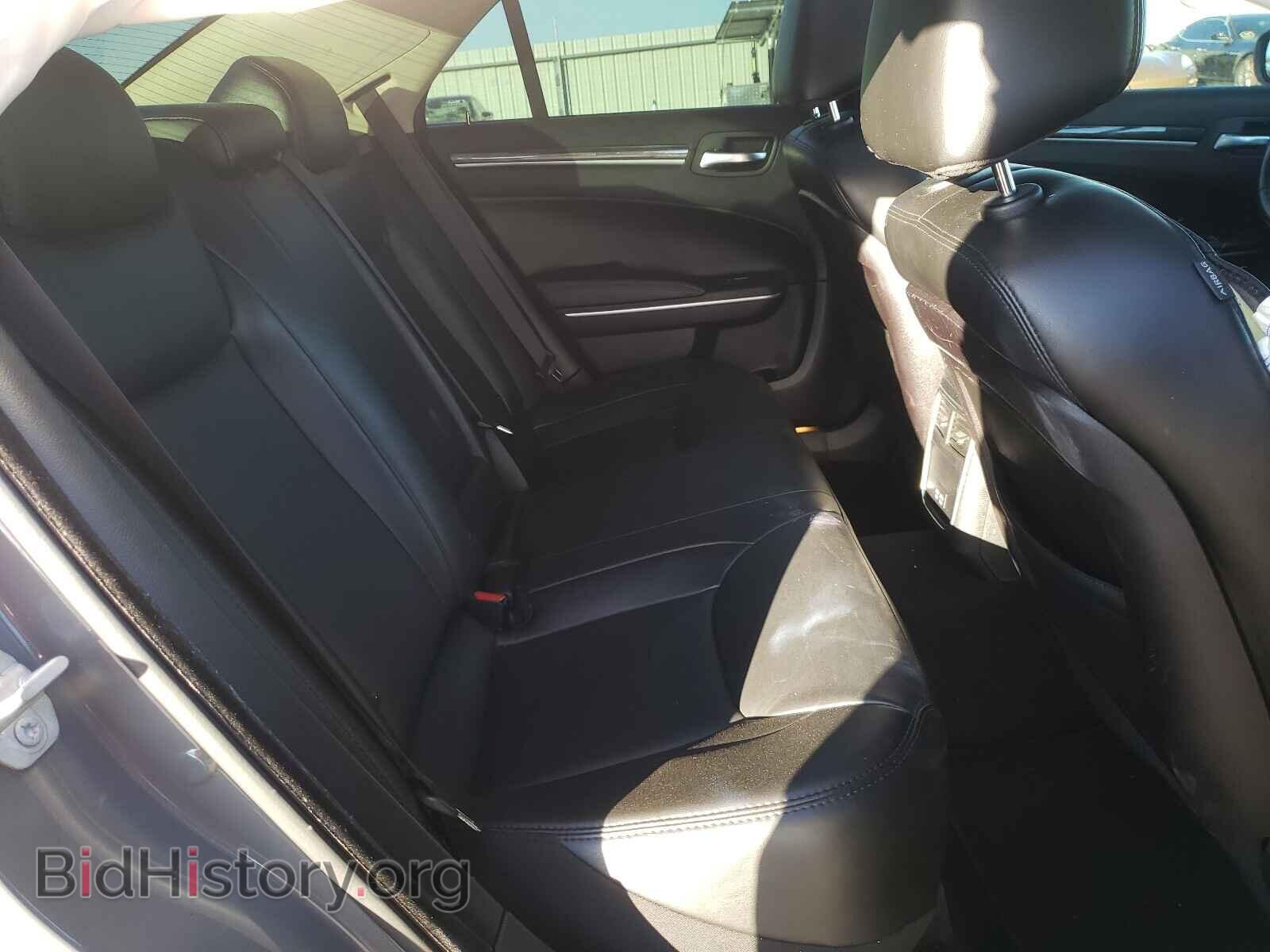 2019 CHRYSLER 300 - VIN: 2C3CCAAG0KH700948 - Фото 6