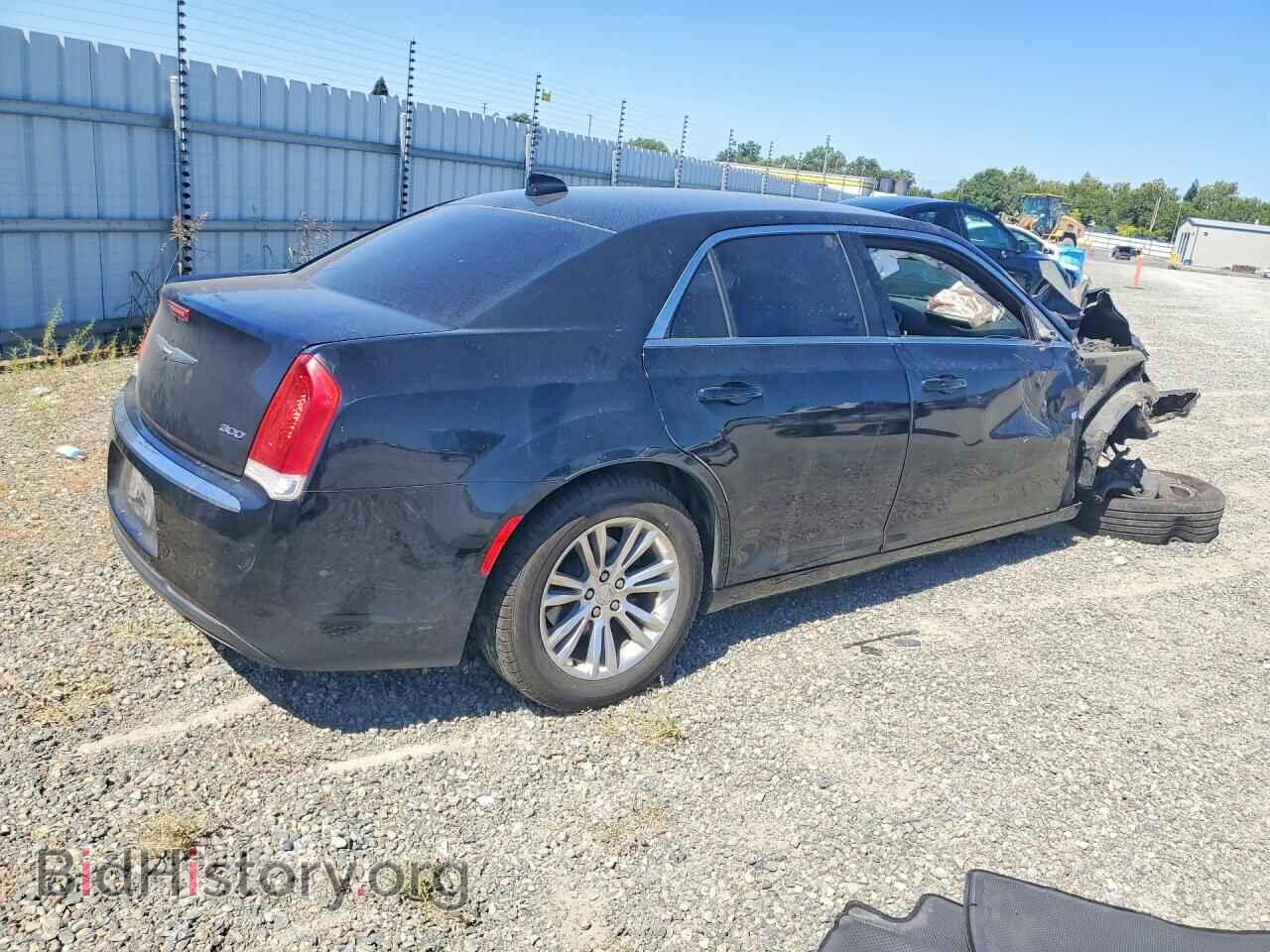 2017 CHRYSLER 300 - VIN: 2C3CCAAG2HH552357 - Фото 3