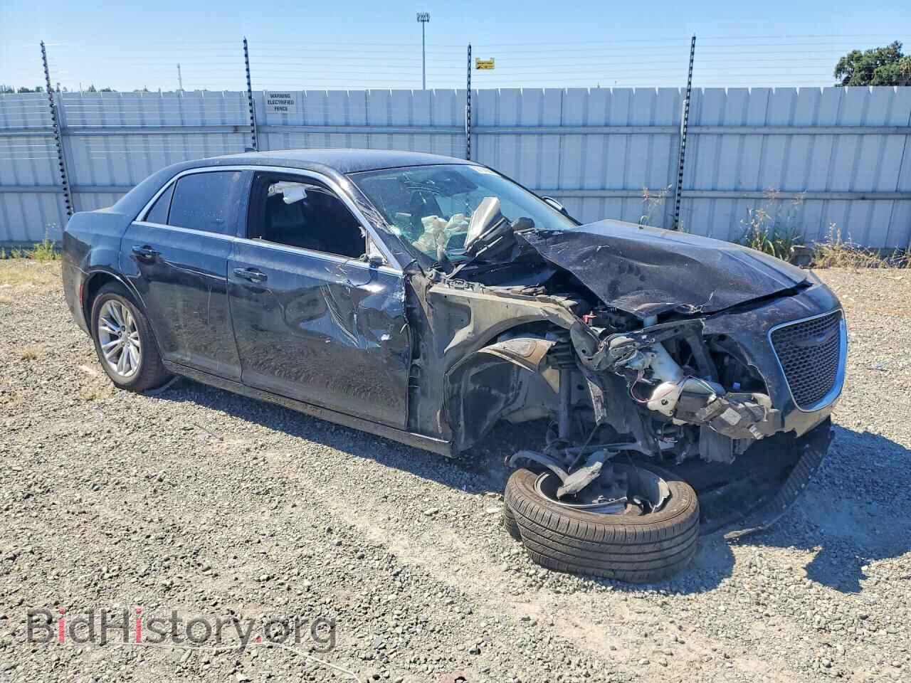 2017 CHRYSLER 300 - VIN: 2C3CCAAG2HH552357 - Фото 4
