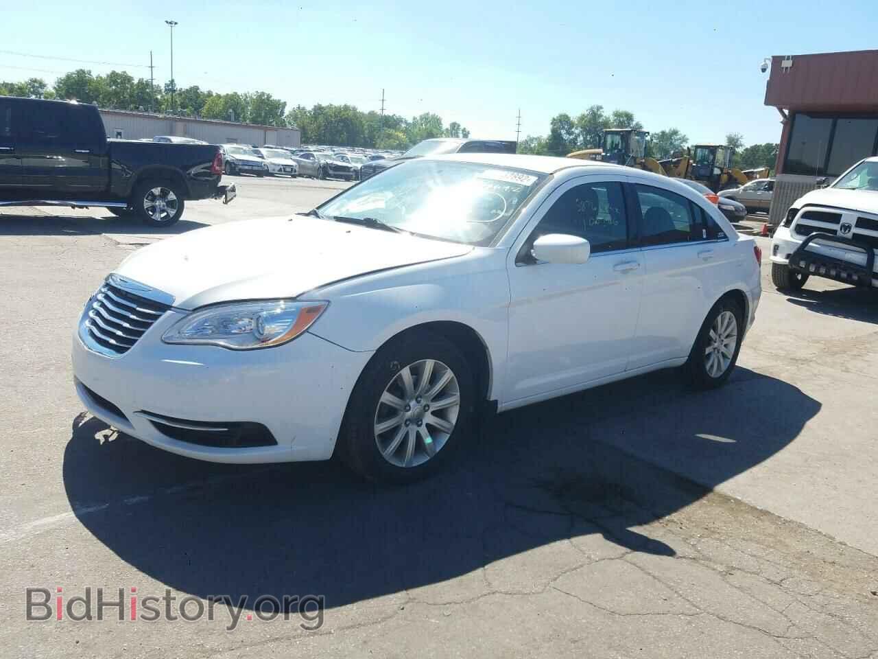 2013 CHRYSLER 200 - VIN: 1C3CCBBB3DN601639 - Фото 2