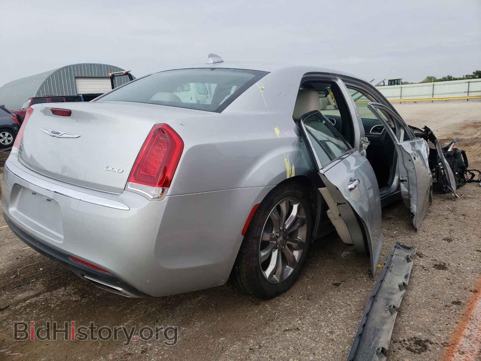 2019 CHRYSLER 300 - VIN: 2C3CCAKGXKH659291 - Фото 4
