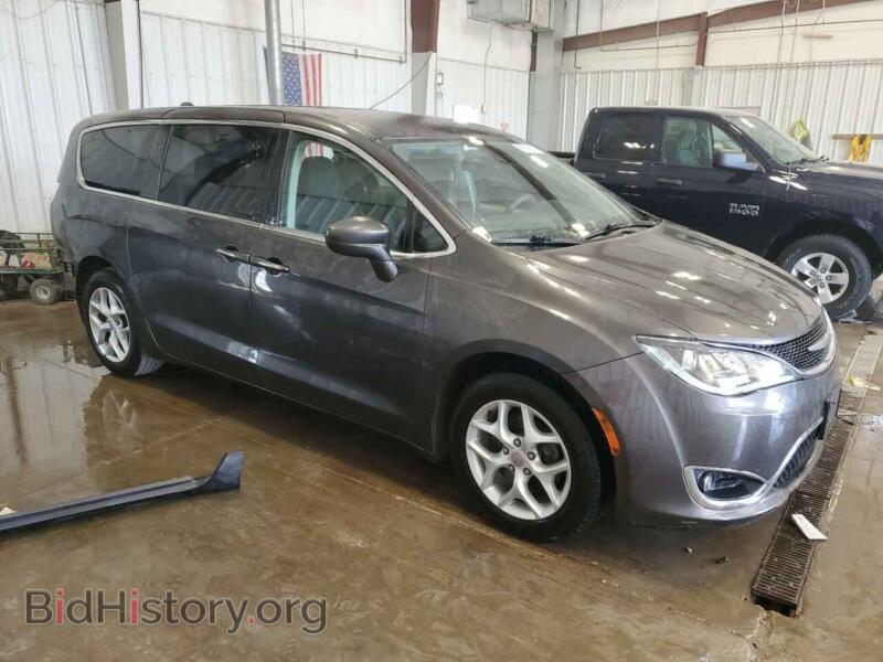 2018 Chrysler PACIFICA (VIN 2C4RC1FG5JR122837) — photo 4 of 17