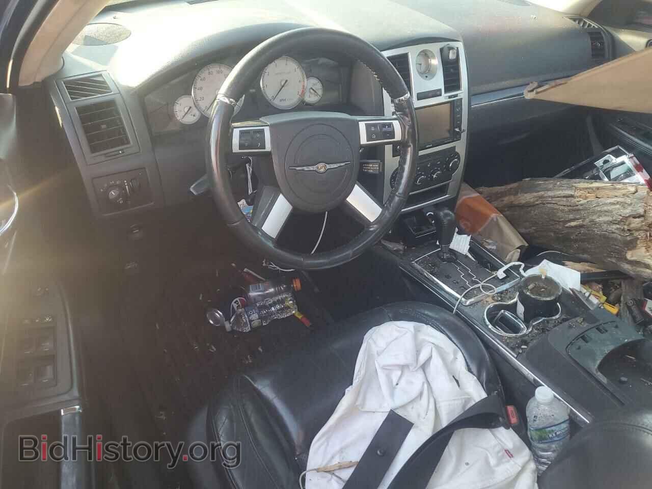 2010 CHRYSLER 300 - VIN: 2C3CA7CW1AH273209 - Фото 8