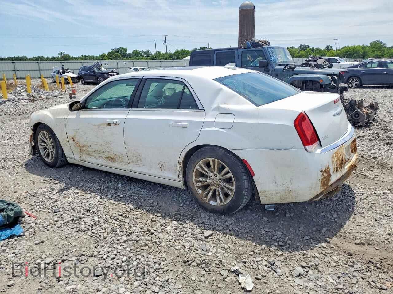 2017 CHRYSLER 300 - VIN: 2C3CCAAG9HH655615 - Photo 2