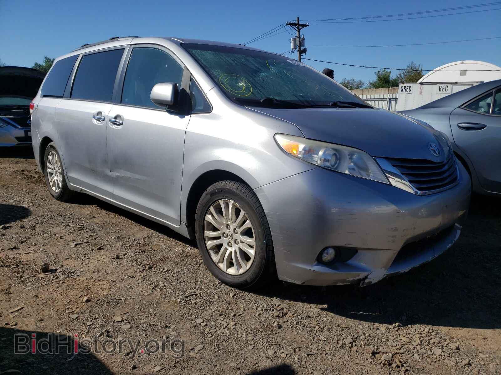 Photo 5TDYK3DC5BS041436 - TOYOTA SIENNA 2011