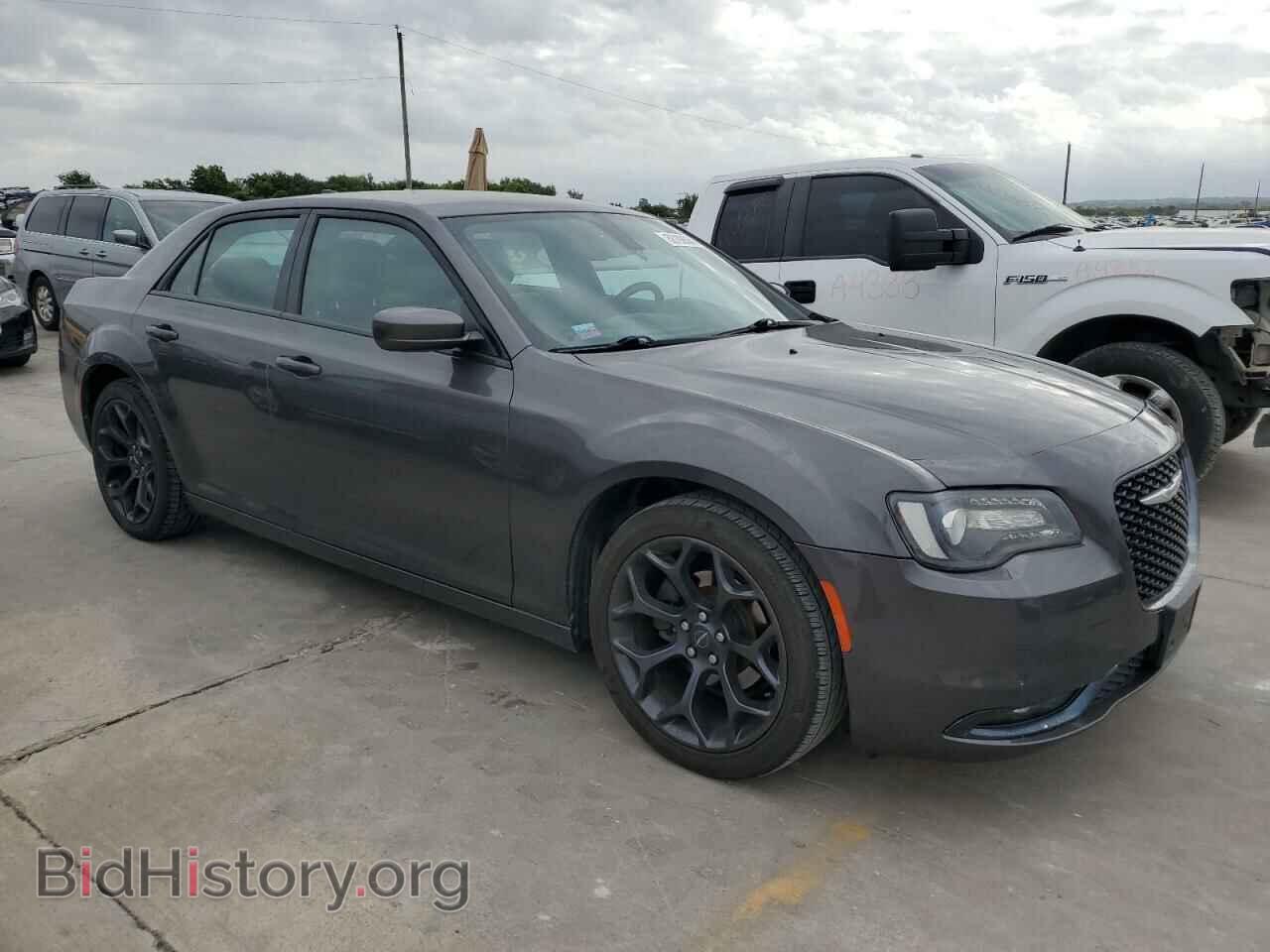 2019 CHRYSLER 300 - VIN: 2C3CCABG9KH539420 - Фото 4