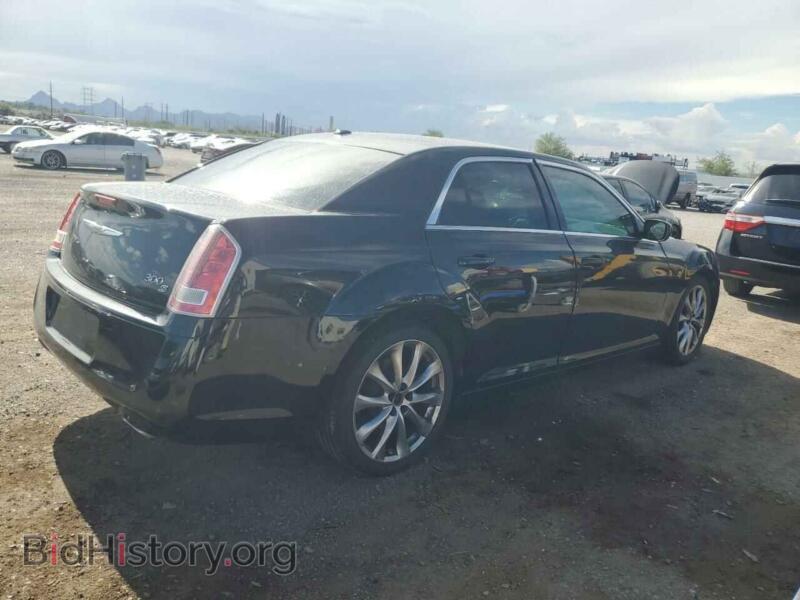 2014 Chrysler 300 (VIN 2C3CCABG1EH182755) — photo 3 of 12