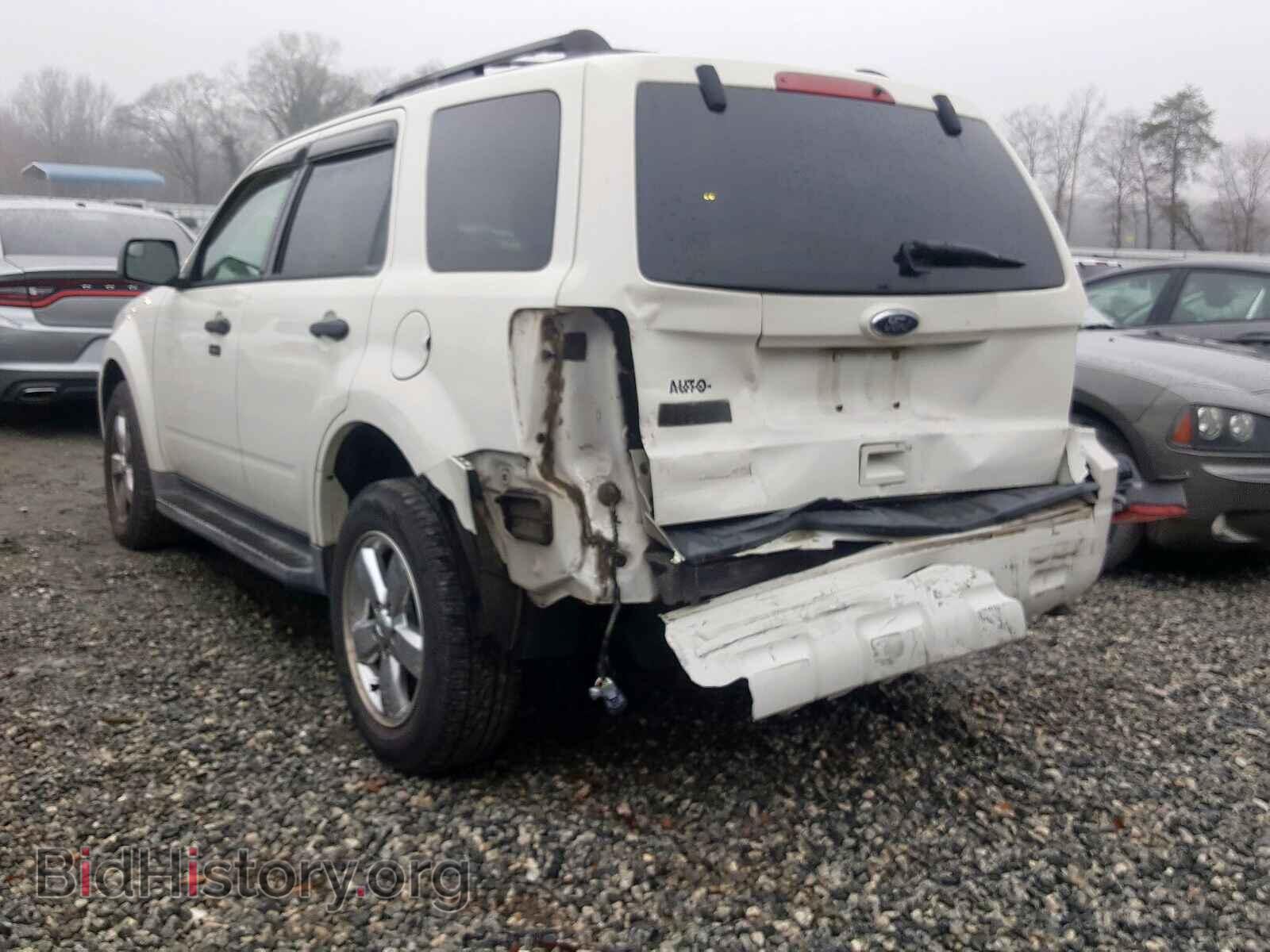 2011 FORD ESCAPE - VIN: 1FMCU9D78BKA42240 - Фото 3