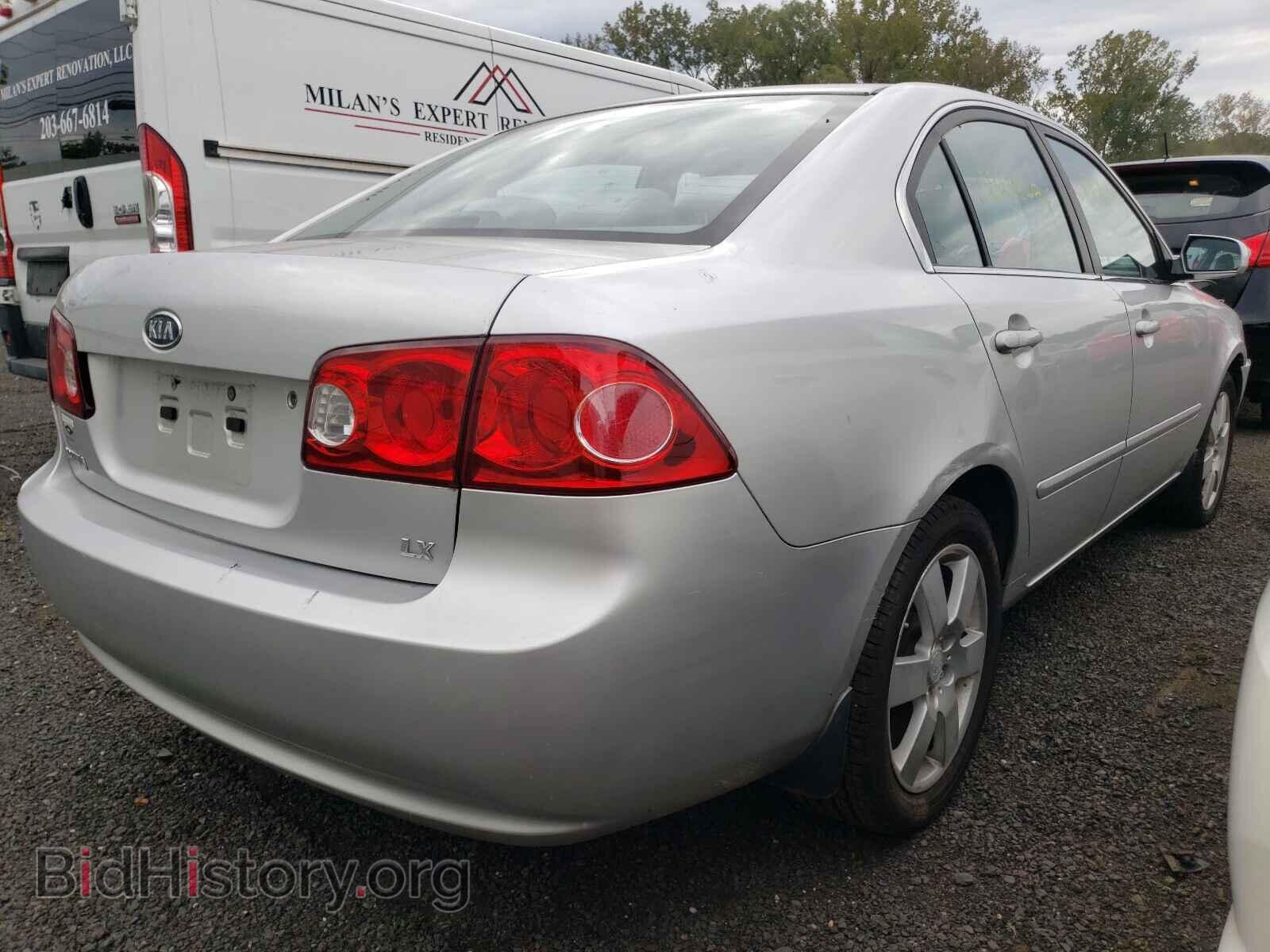 2007 KIA OPTIMA - VIN: KNAGE123X75120217 - Фото 4