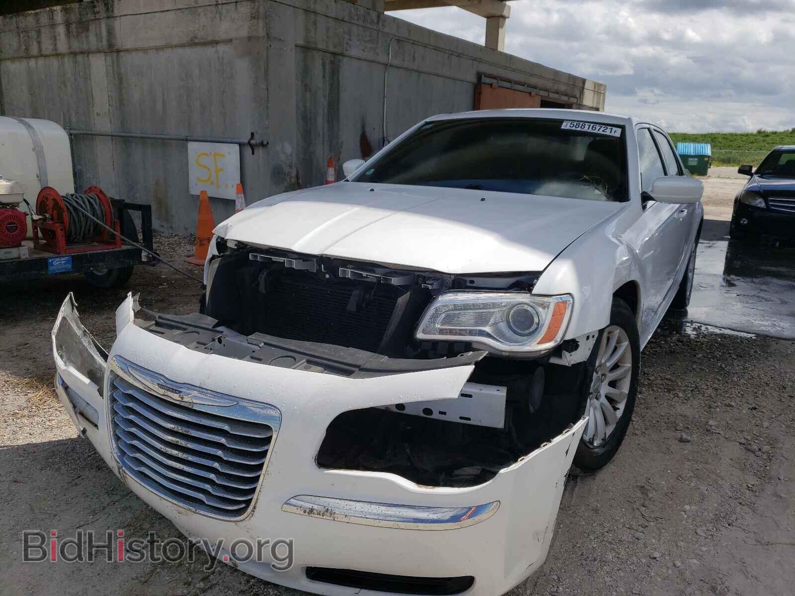 2012 CHRYSLER 300 - VIN: 2C3CCAAG9CH179620 - Фото 2
