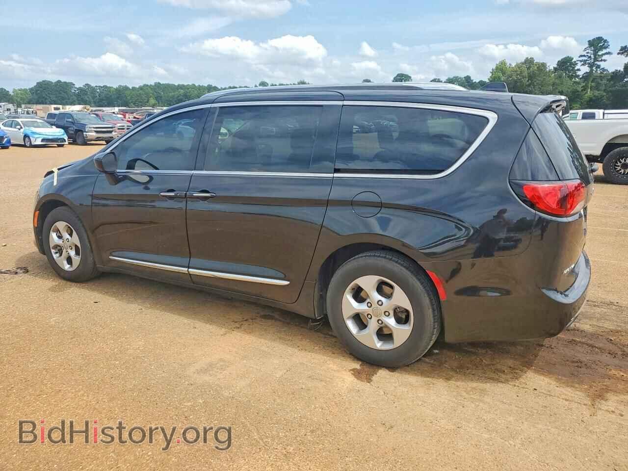 2017 CHRYSLER PACIFICA - VIN: 2C4RC1EG3HR771192 - Photo 2
